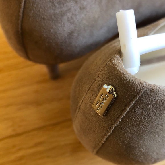 Coach Suede Heels - Stone Size 7B - Picture 4 of 9